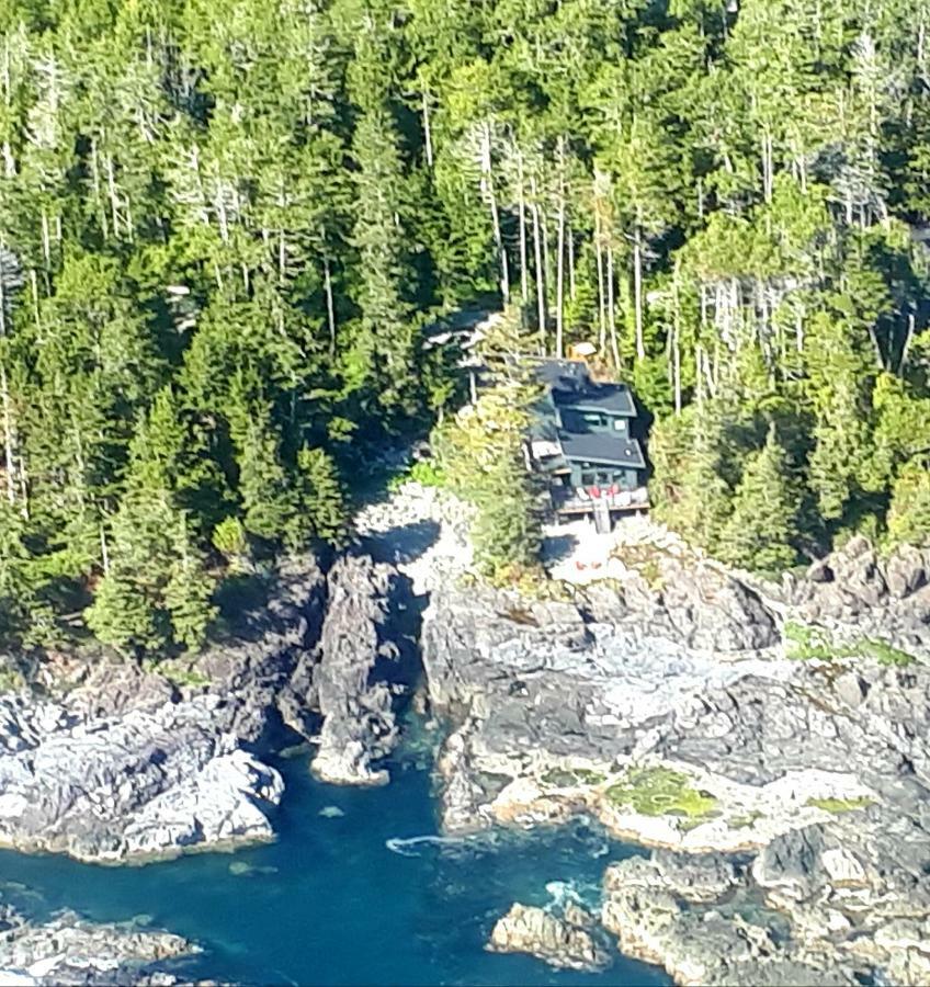 Odyssey Shores Guest Suite Ucluelet Exterior photo